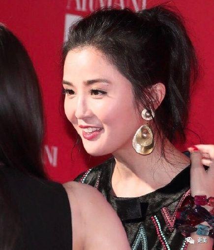 明星黑料女 娱乐圈吃瓜合集网盘下载,明星黑料大合集，独家网盘下载